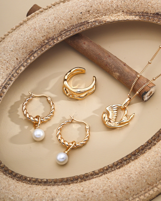 Choosing Your Wedding Jewellery with Les Voyages