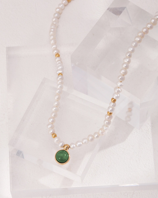 Pearl and Green Agate Pendant Necklace