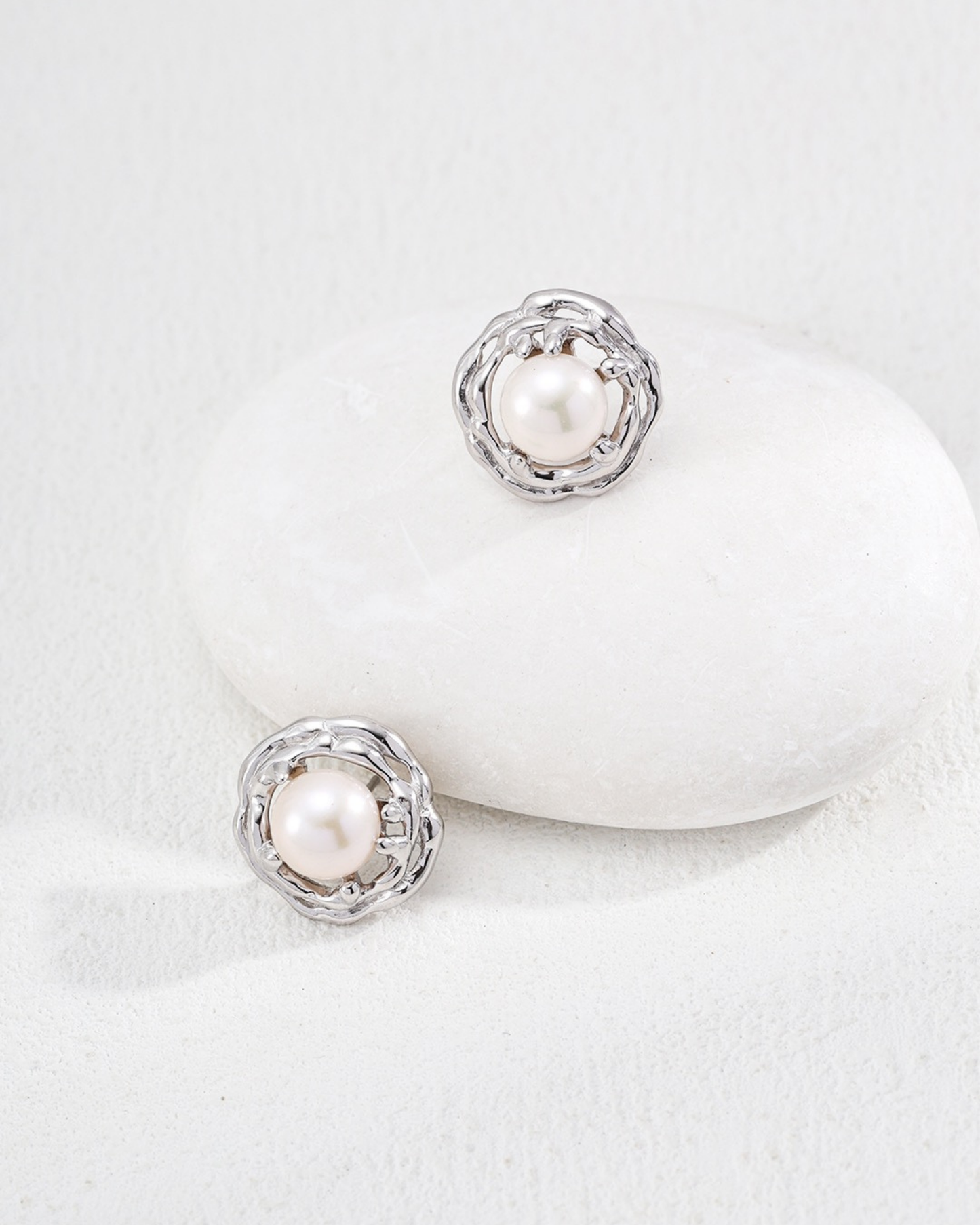 Orchid Pearl Nest Earrings