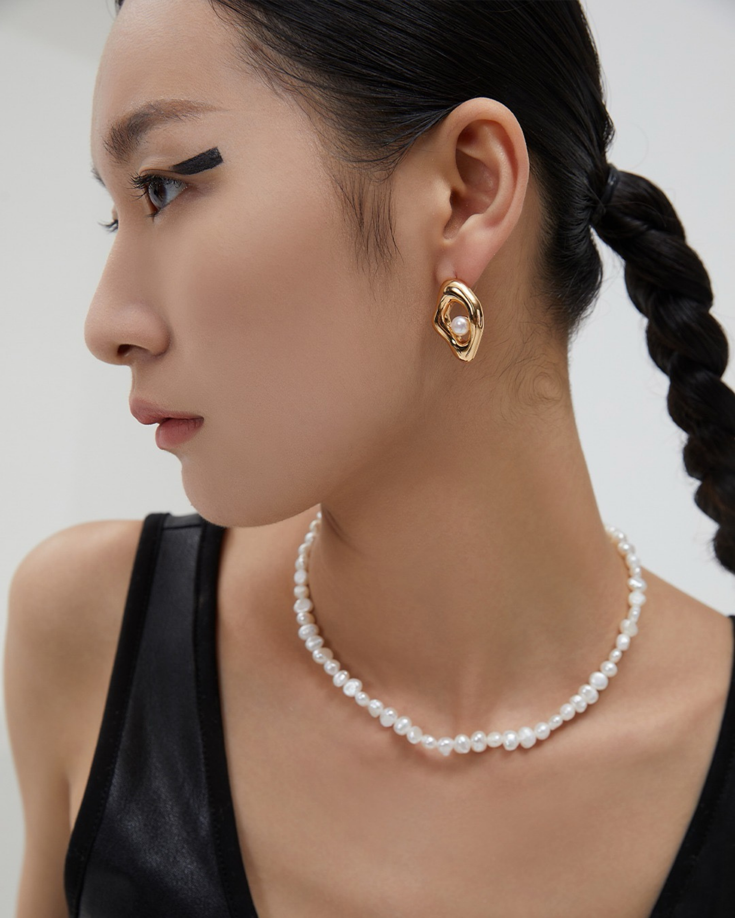 Irregular Pearl Wave Earrings