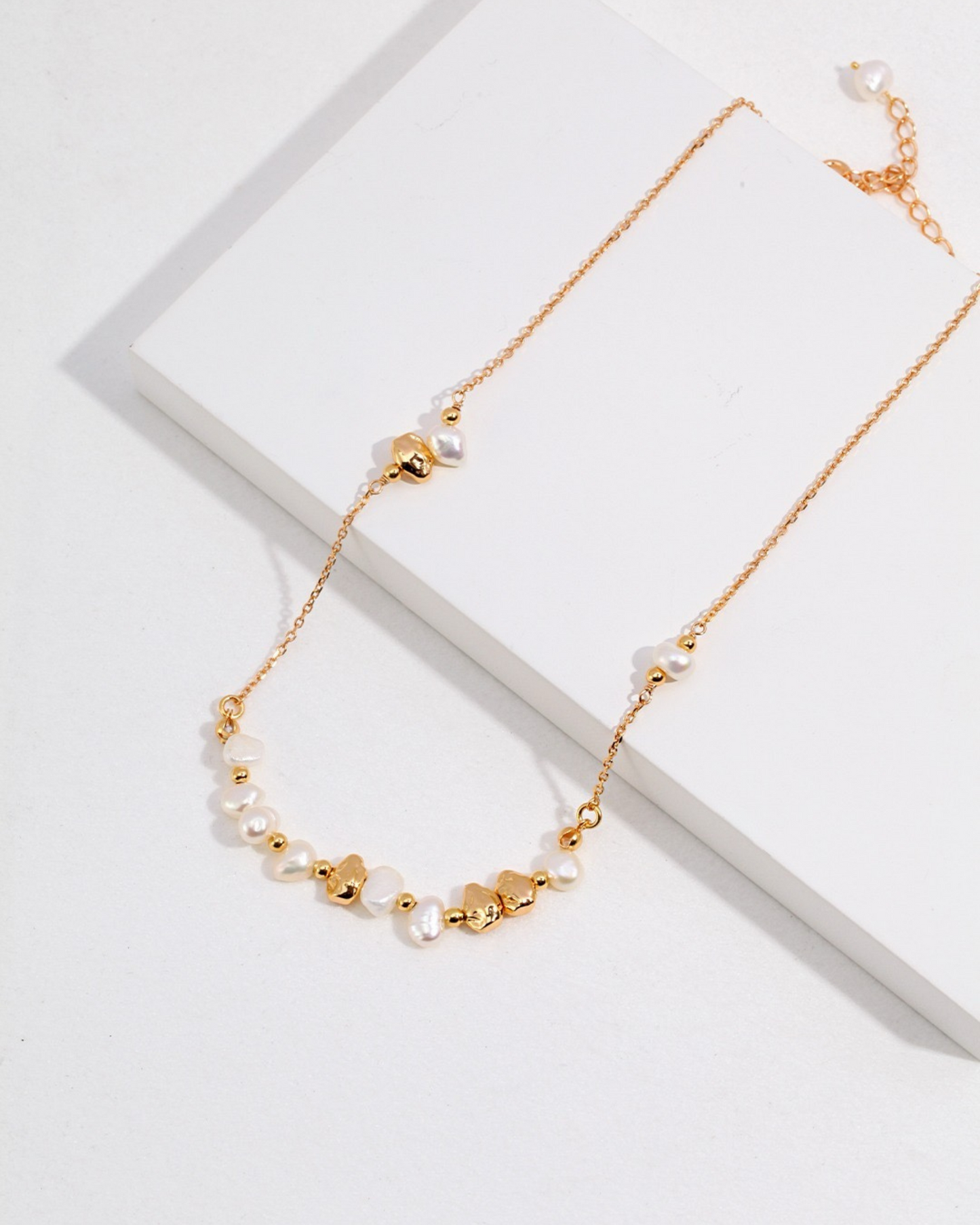 Pearl and Gold Beads Necklace